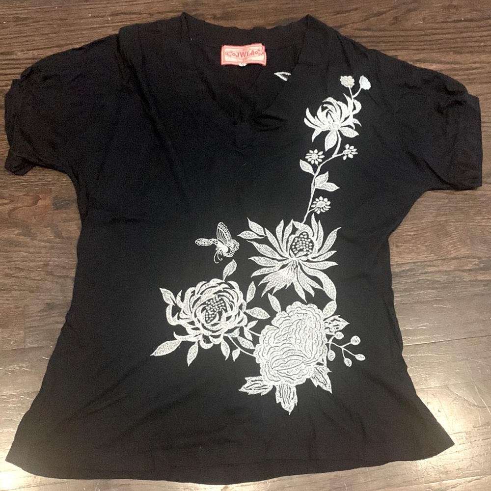 JOHNNY WAS EMBROIDERED TSHIRT Check US site for price comparison